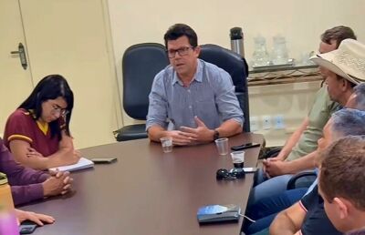 Imagem da notícia Prefeito Delegado Cleverson participa de reunião com COMAD e delibera ações de combate às drogas